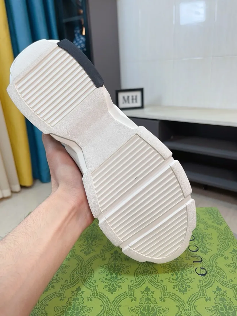 Men's shoes 💰560🌹🌹GUCCI [Gucci] New high-end brand of men's shoes, the latest fashionable casual men's shoes, trendy and versatile, relaxed and sporty style, uppers imported from Italy, first-layer cowhide, genuine leather lining, and ultra-fine workmanship. Original personalized fashionable rubber wear-resistant outsole, light and comfortable on the foot, size 38-44